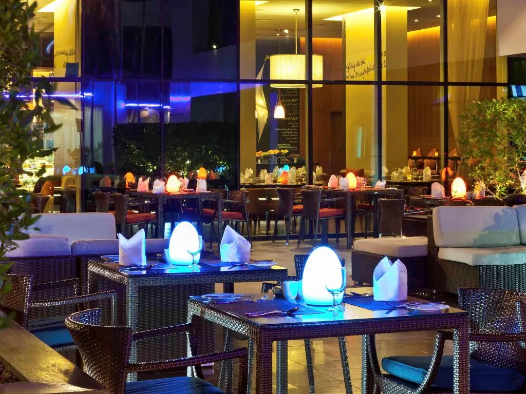 Bar, Novotel Suites Mall Avenue Dubai Hotel, Dubai