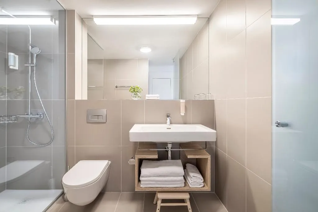 Double or Twin WITH VIEWS Room, Valamar Tirena Hotel, Dubrovnik