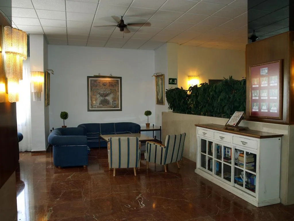 Lobby, Presidente, Ibiza