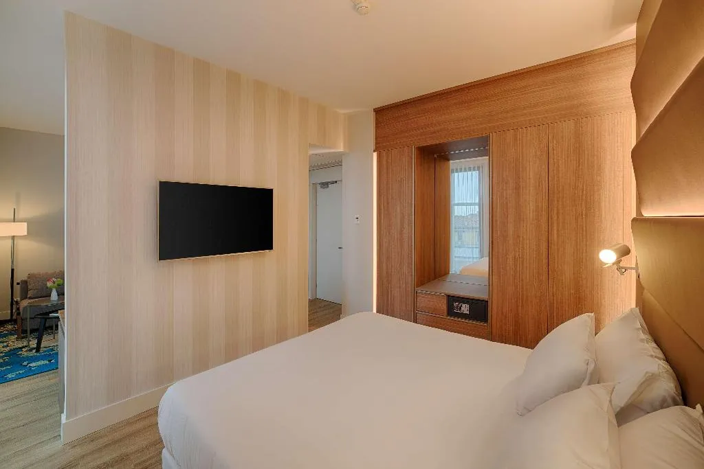 JUNIOR SUITE STANDARD Room, Avani Rio Novo Venice Hotel, Venice