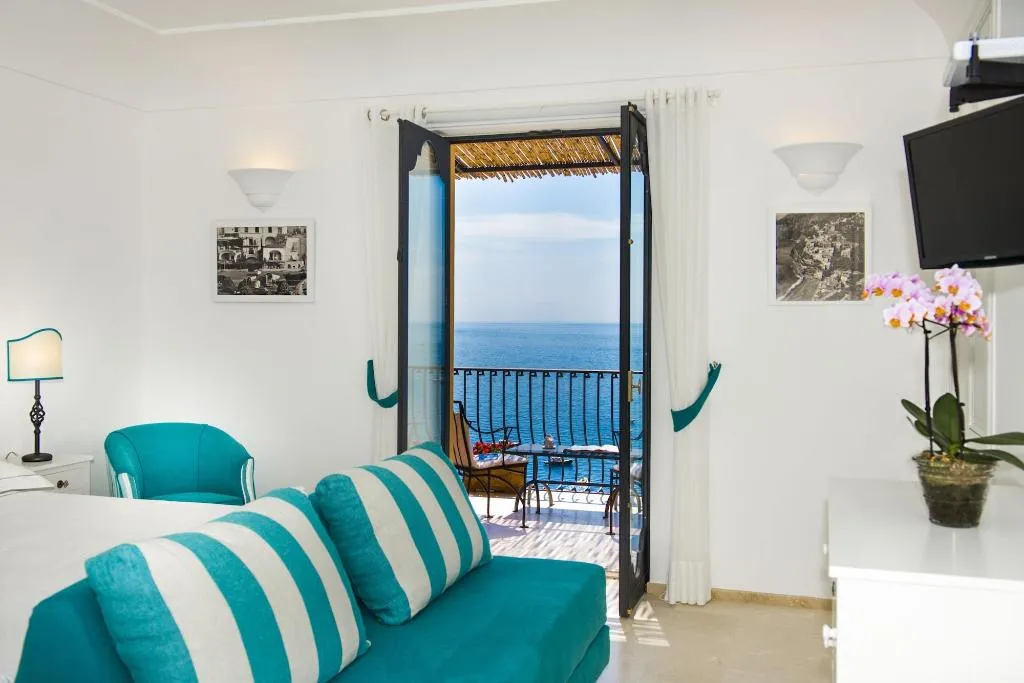 Room, Miramare, Naples