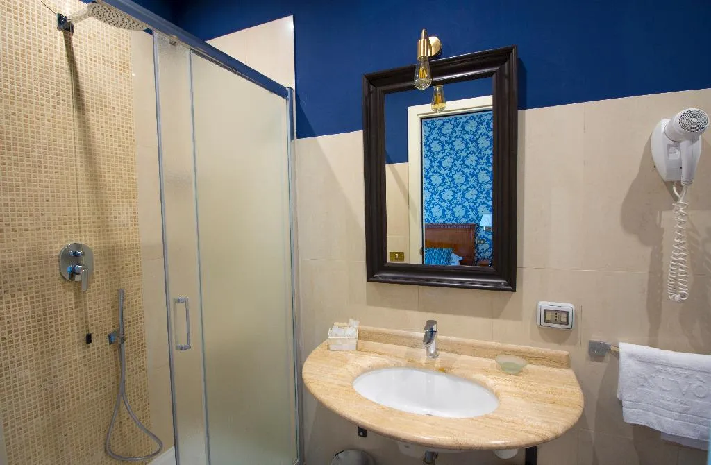 TRIPLE STANDARD Room, Hotel Nuvo, Naples