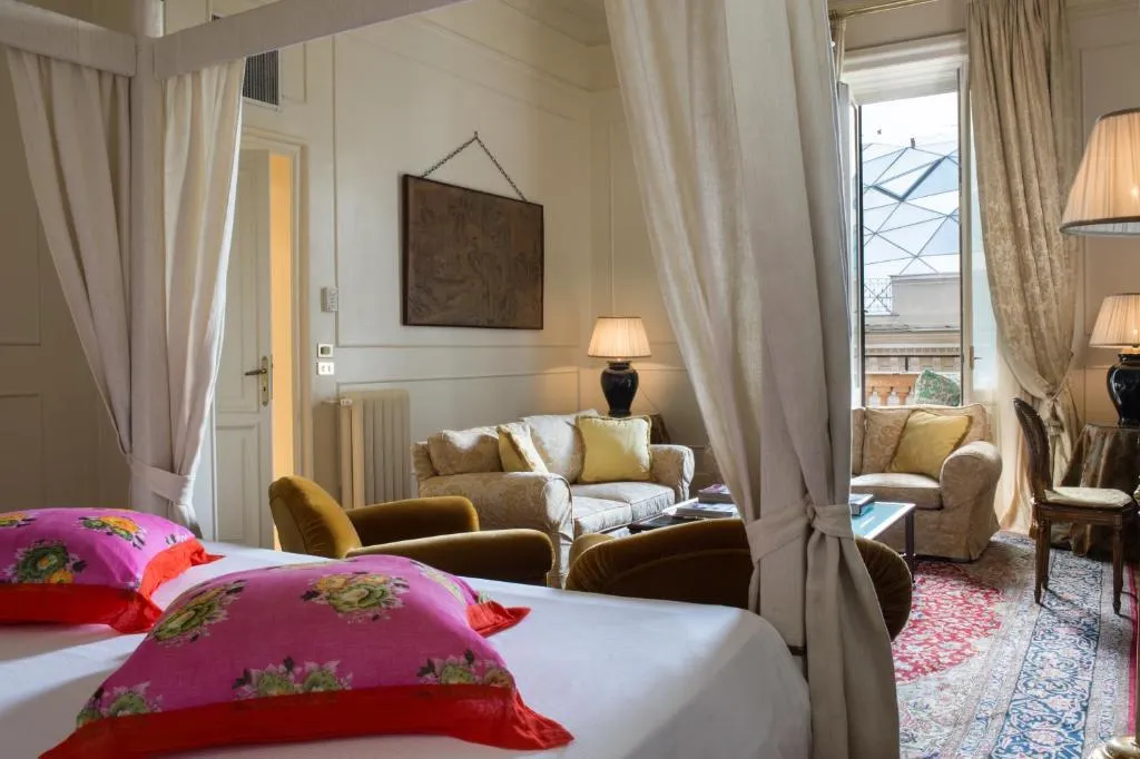 JUNIOR SUITE WITH TERRACE Room, Grand Hotel Plaza, Rome