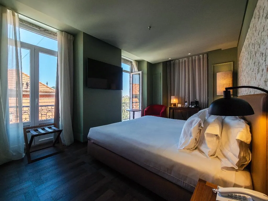 Double or Twin DELUXE RIVER VIEW Room, Lisboa Carmo Hotel, Lisbon