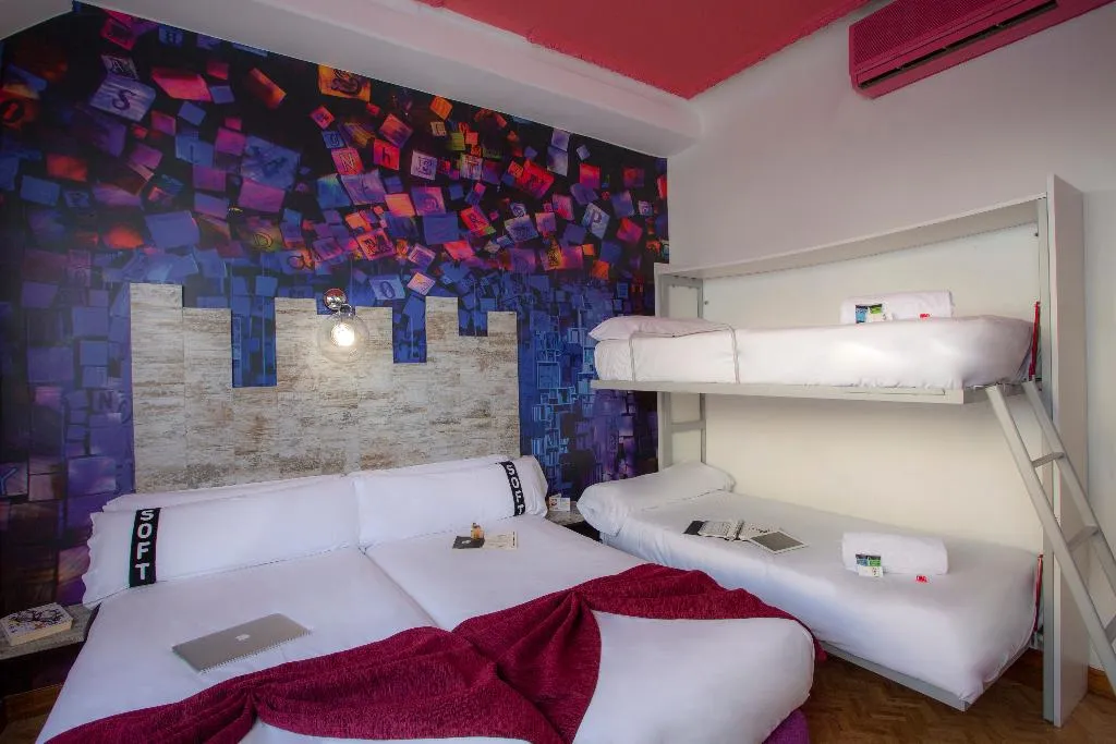 QUADRUPLE STANDARD Room, Casual del Teatro Madrid, Madrid