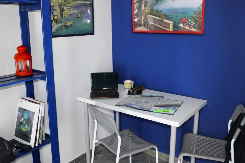 Room, B&B In giro per Napoli, Naples