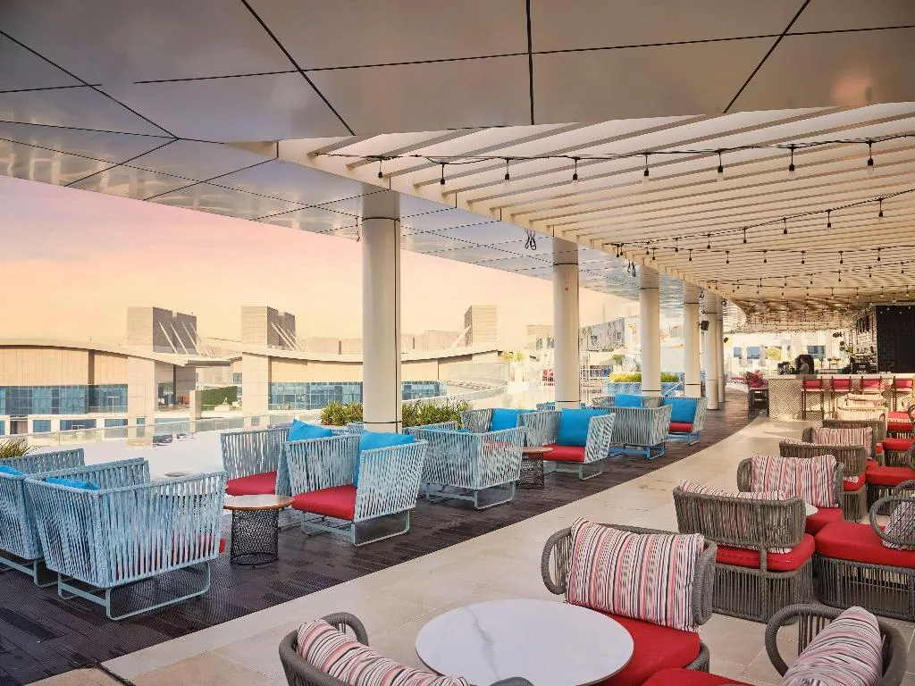 Bar, NH Collection Dubai The Palm, Dubai
