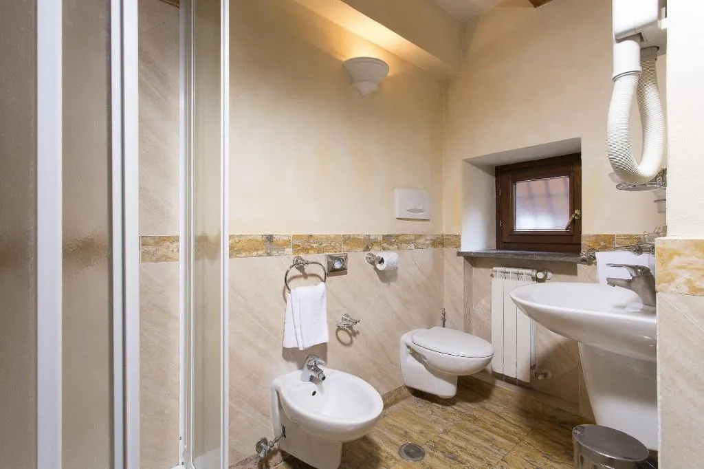 Room, Teatro Pace 33, Rome