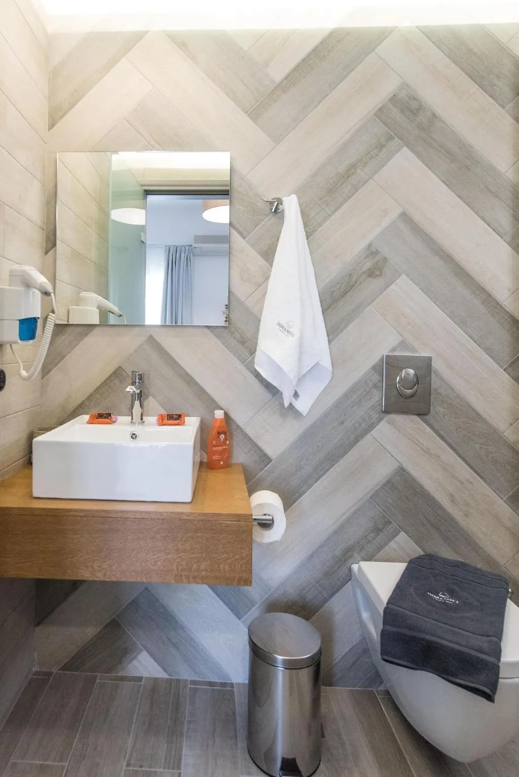 Room, Ria, Crete