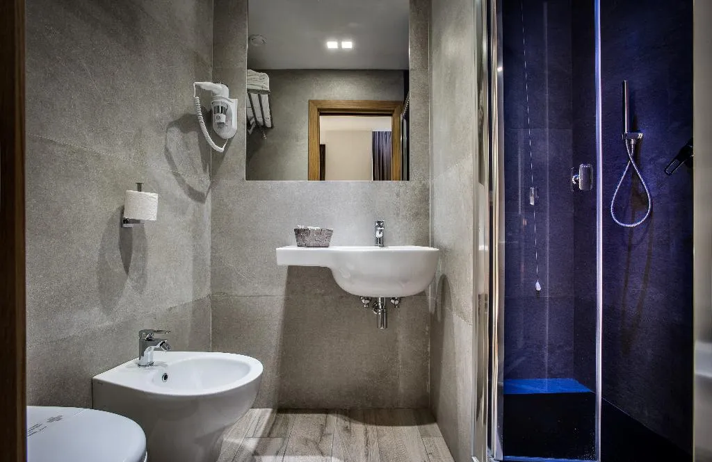 SINGLE PREMIUM Room, Eurohotel, Milan