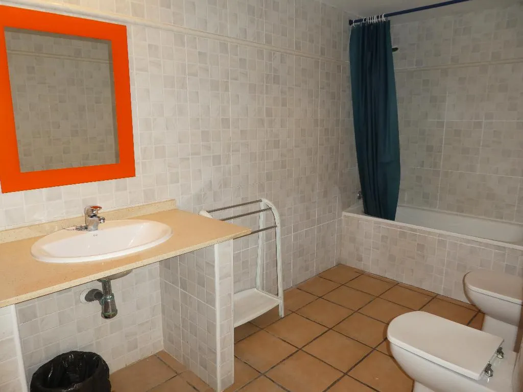 APARTMENT CAPACITY 6 TWO BEDROOMS Room, Apartamentos Font Nova 3000, Valencia