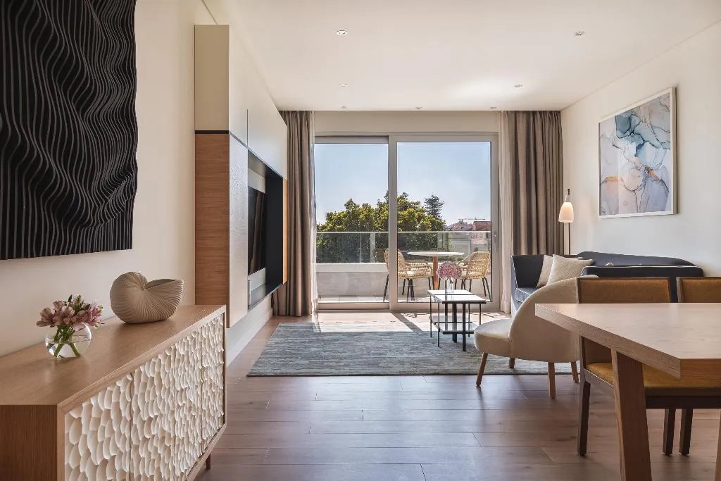SUITE QUEEN SIZE BED Room, Hyatt Regency Lisbon, Lisbon