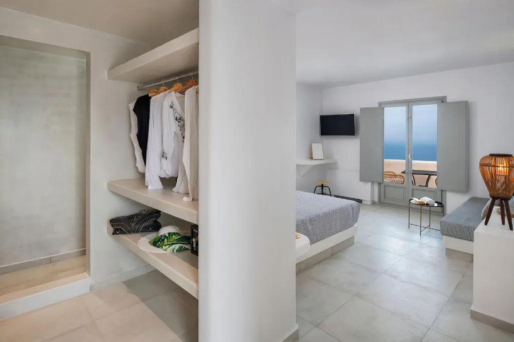 JUNIOR SUITE SEA VIEW Room, Seven Suites, Santorini