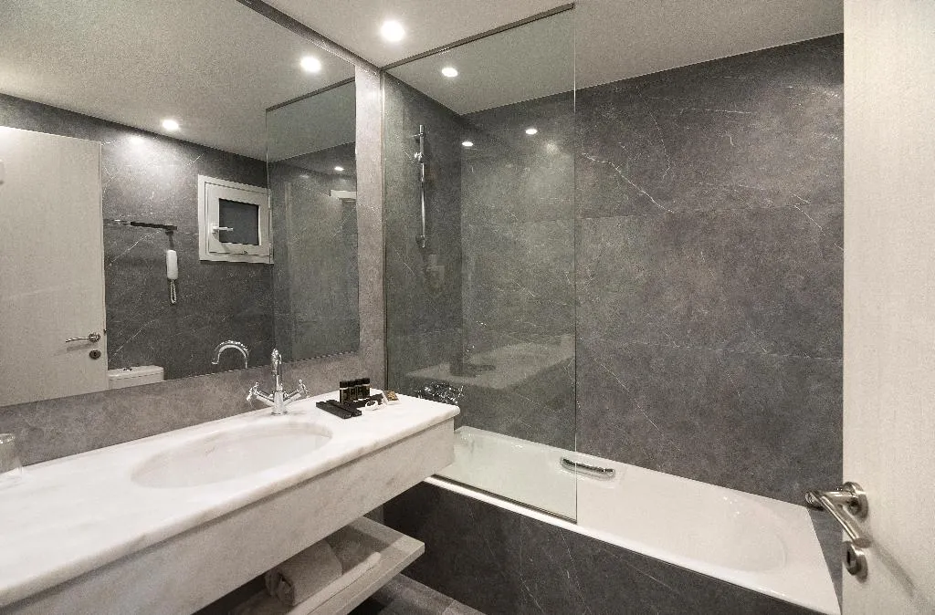 TRIPLE SUPERIOR CITY VIEW Room, Astor Hotel Athens, Athens