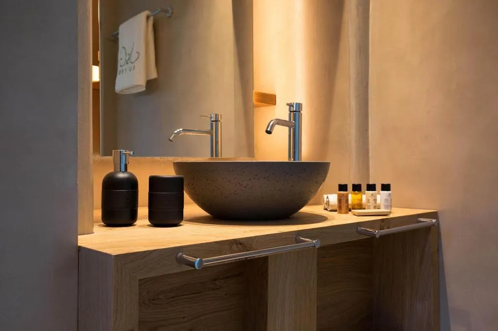 Room, J&G Suites, Crete