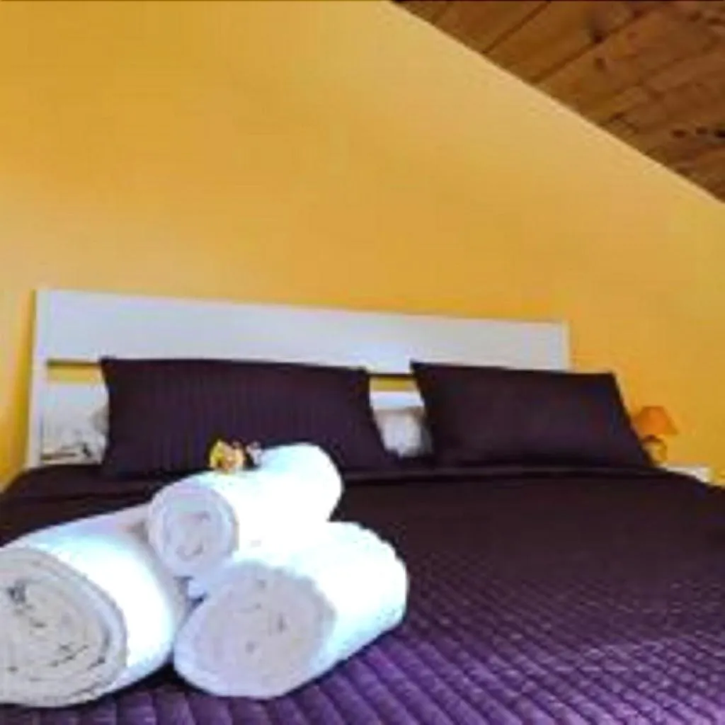 Room, Na Bona Nuttata, Naples