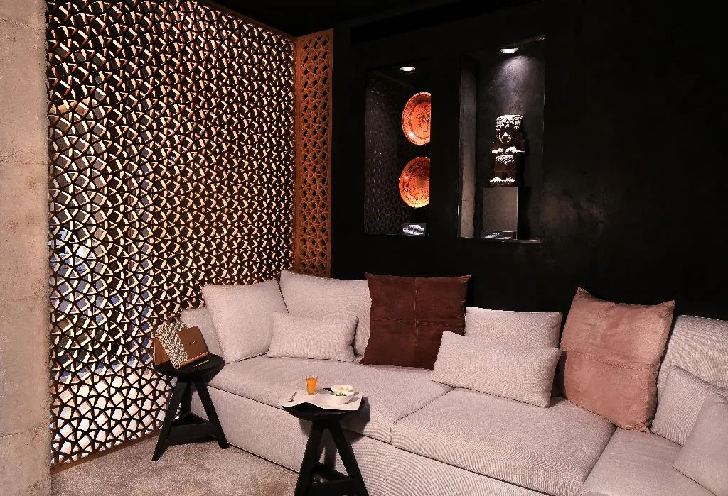 Sports and Entertainment, Claris and Spa, Barcelona