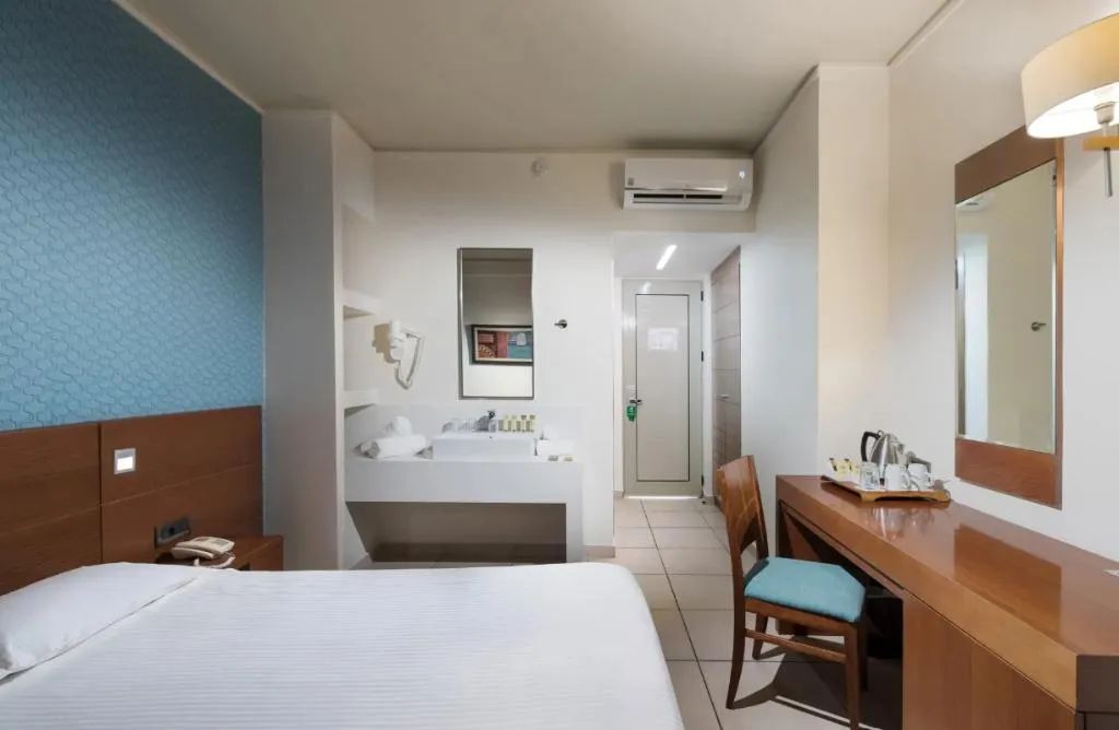 Double or Twin PARTIAL SEA VIEW Room, Blue Lagoon Resort, Kos