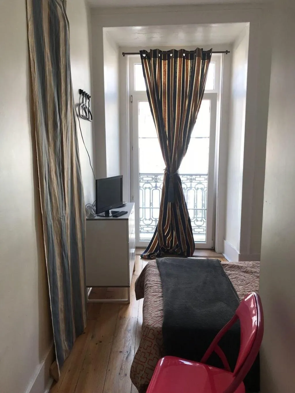 Room, Happy @ Chiado, Lisbon