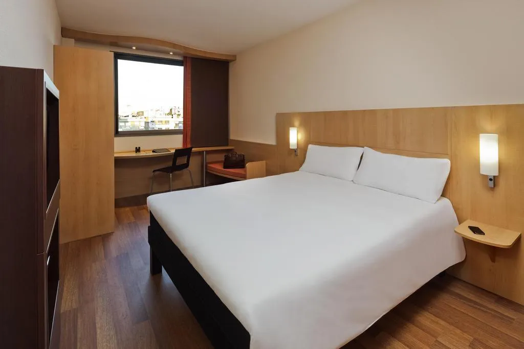 DOUBLE STANDARD Room, Ibis Barcelona Pza Glories 22, Barcelona
