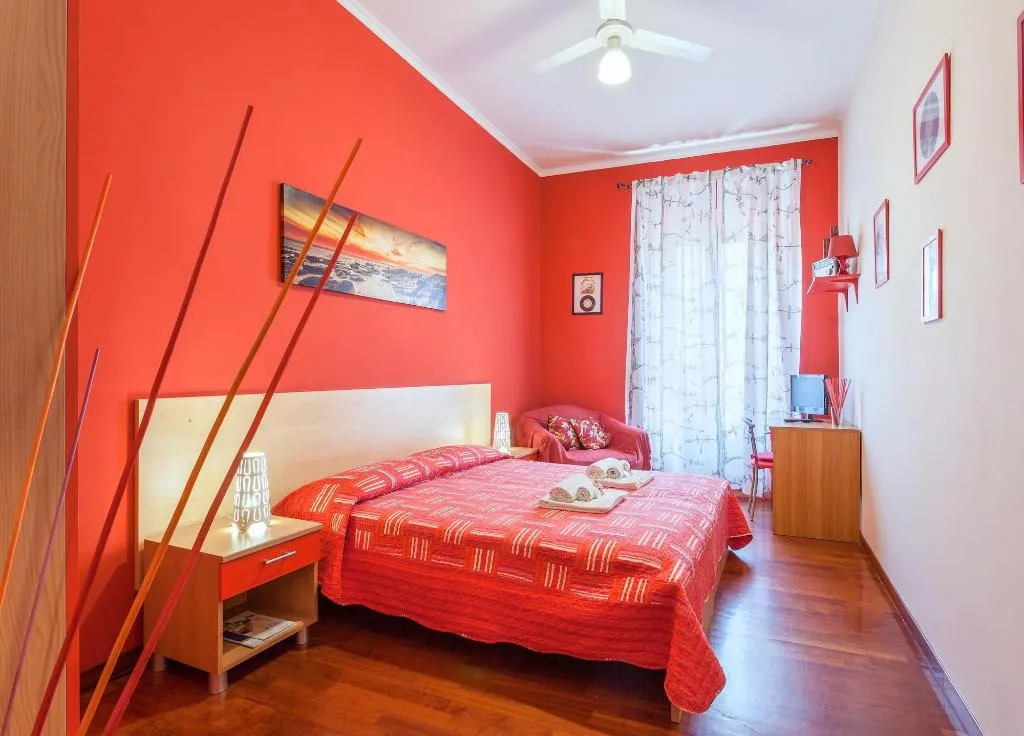 Room, Music Guesthouse Bed And Breakfast, Naples