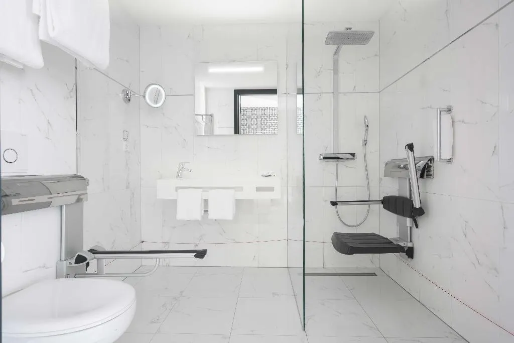 DOUBLE Accessible-Queen Size Bed Room, DoubleTree by Hilton NDSM Wharf, Amsterdam