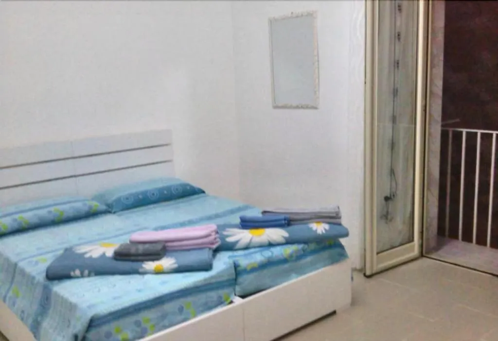 Room, Bed And Breakfast Ocurniciell, Naples
