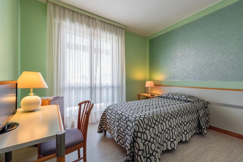 Room, Terme Savoia, Venice