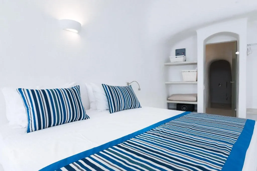 Room, Maregio Suites, Santorini