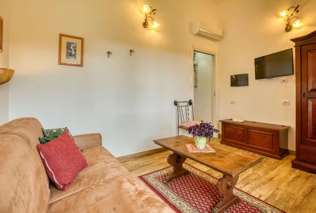 QUADRUPLE TWO BEDROOMS ONE BATHROOM Room, Agriturismo Buonasera, Rome