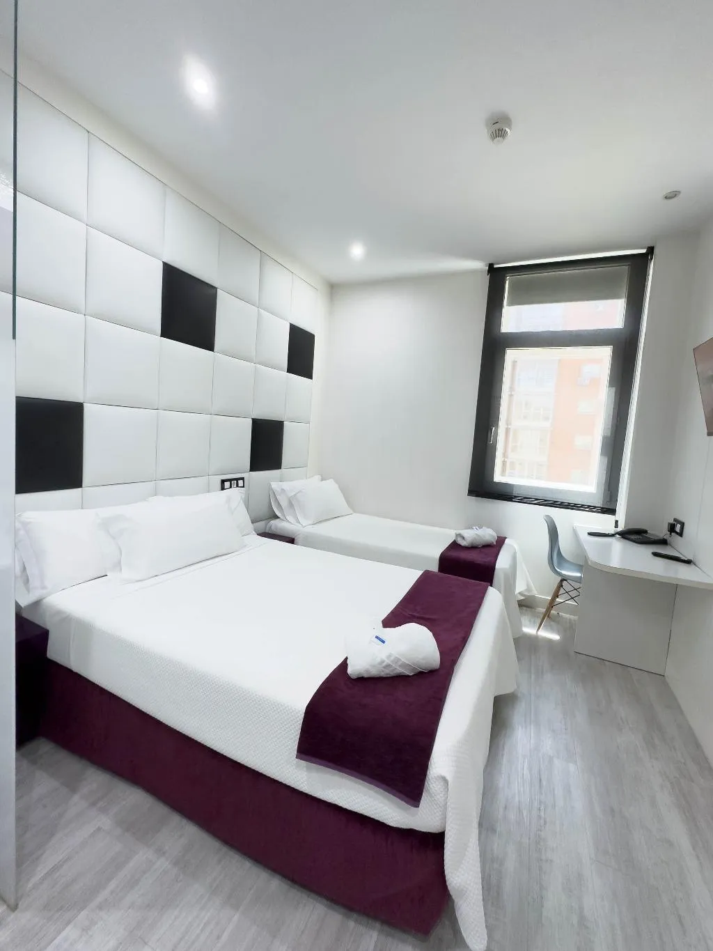 DOUBLE STANDARD Room, Avenida de España, Madrid