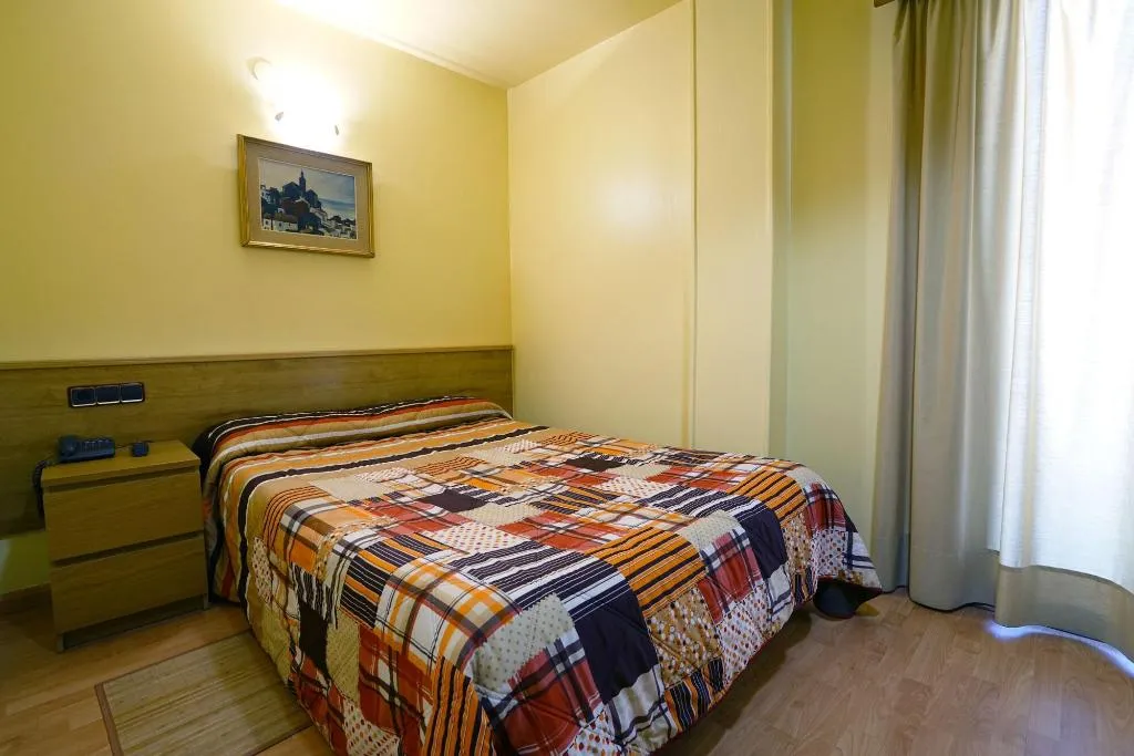 Room, Hotel Esplugues, Barcelona