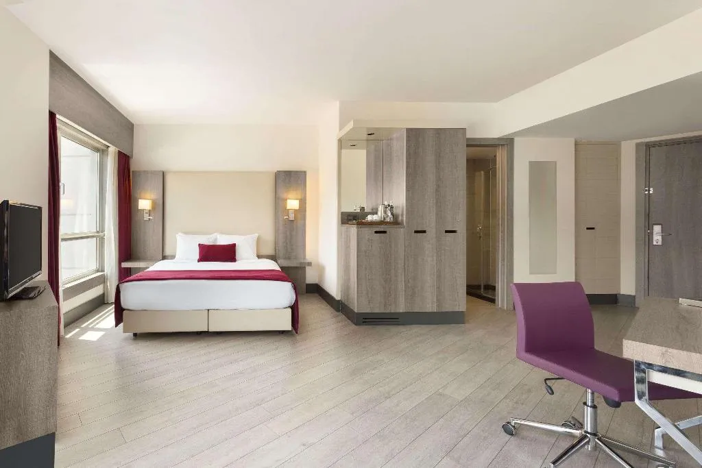 SUITE KING SIZE BED Room, Ramada Plaza by Wyndham Izmir, Izmir
