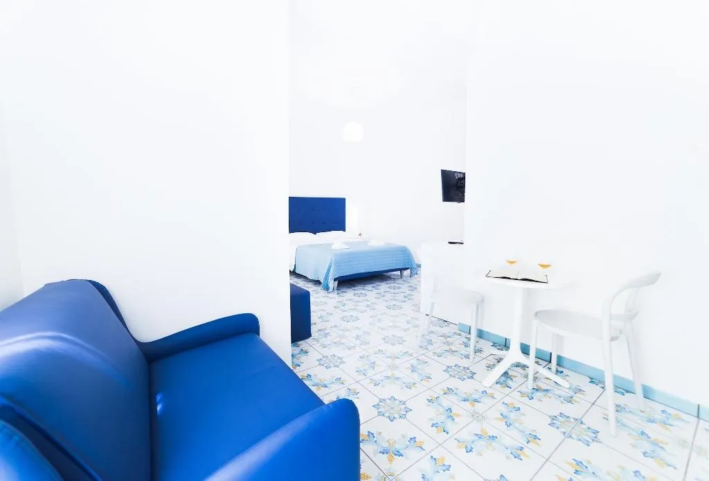 Room, La Casa Di Aurora, Naples