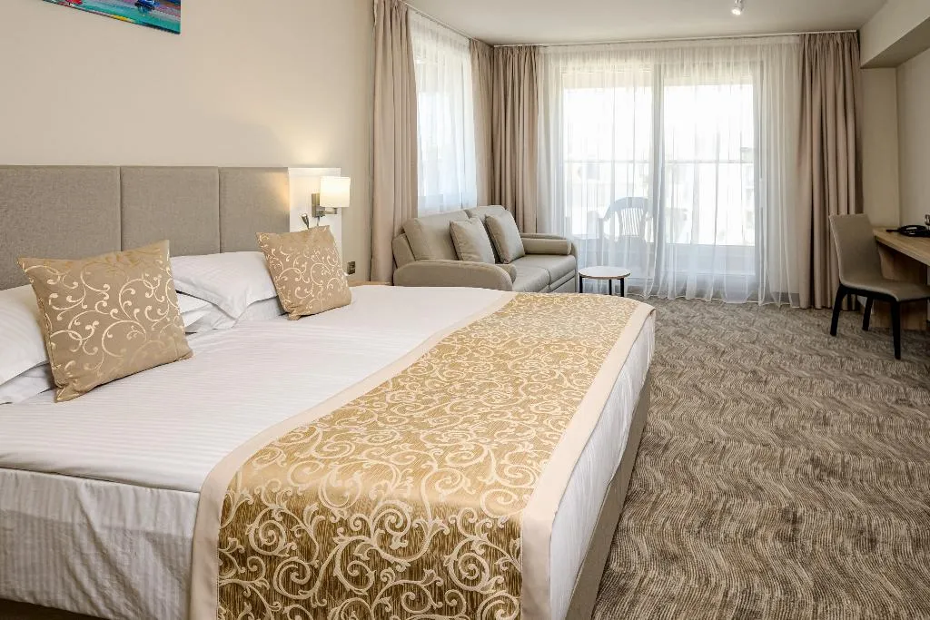 FAMILY ROOM ONE BEDROOM ONE BATHROOM Room, Laguna Park Sunrise, Bourgas