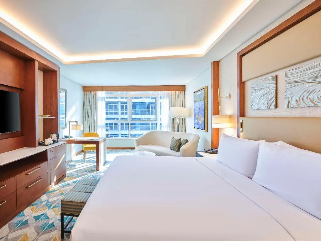 DOUBLE EXECUTIVE KING BED Room, Hilton Cairo Nile Maadi, Cairo