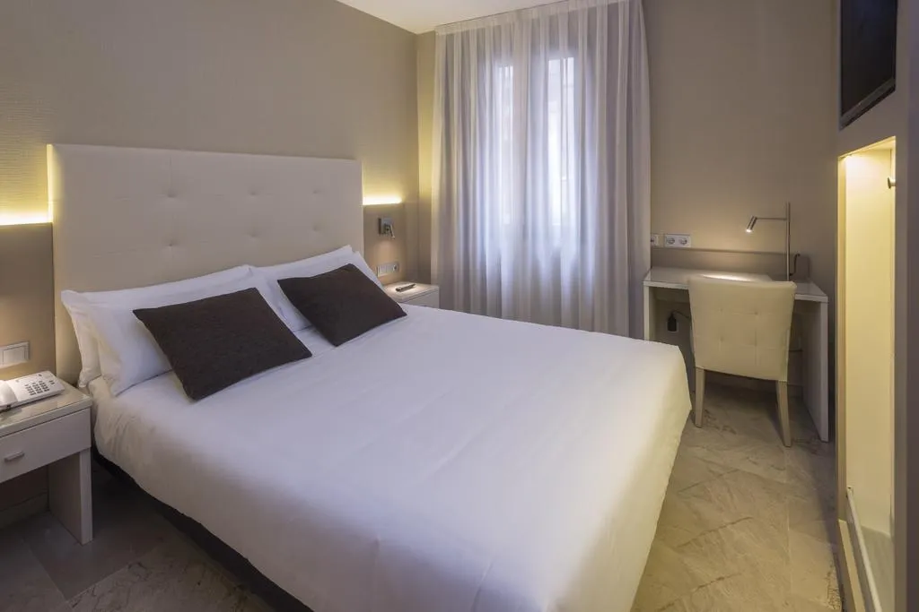 Room, Serhs del Port, Barcelona