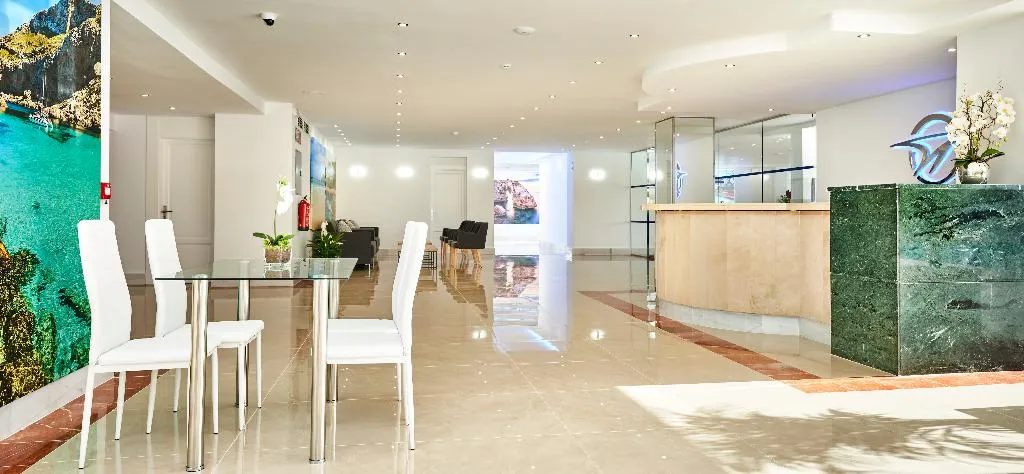 Lobby, Globales Torrenova Adults Only +16, Majorca