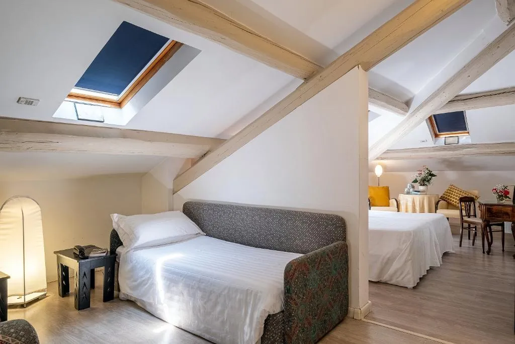 QUADRUPLE STANDARD Room, Villa Mabapa, Venice