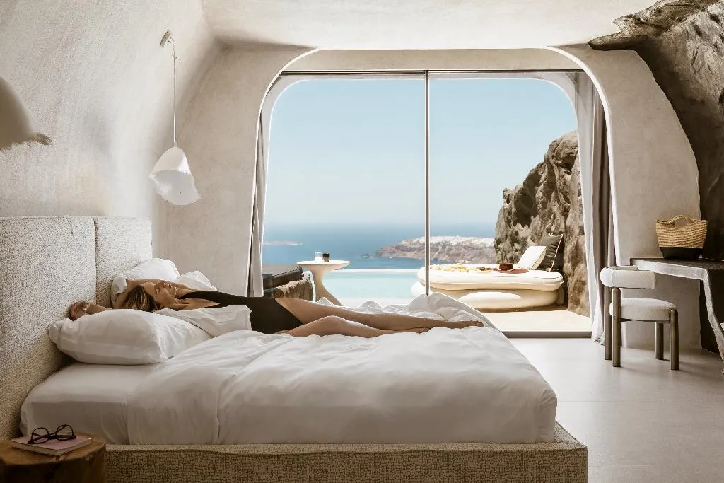 SUITE WITH PRIVATE POOL Room, One Of One Hotel, Santorini
