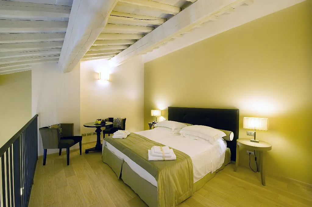 JUNIOR SUITE CAPACITY 2 Room, Relais dell Olmo, Perugia