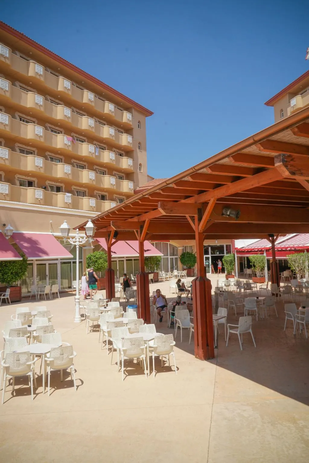 Terrace, Ohtels La Hacienda, Costa Brava