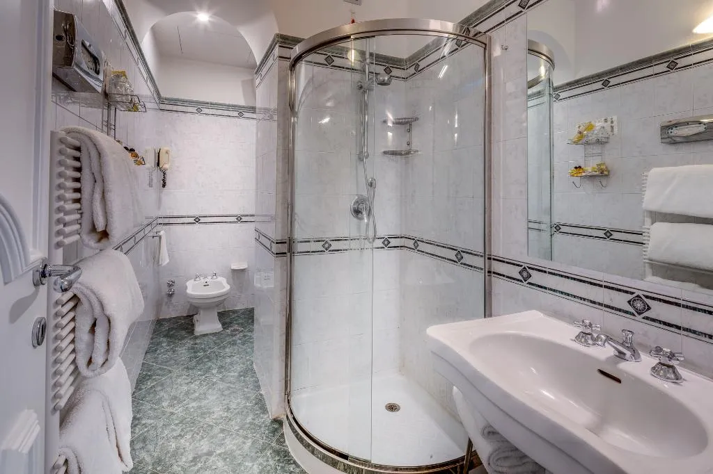 TRIPLE CLASSIC Room, Roma, Florence