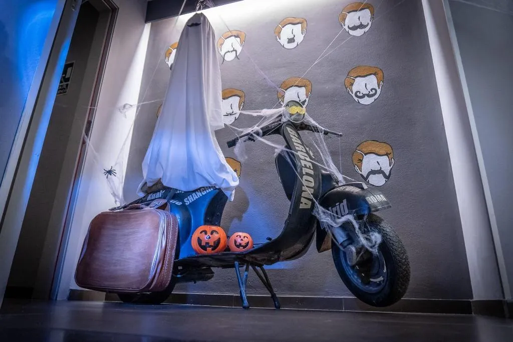 Room, Don Moustache Hostel, Barcelona