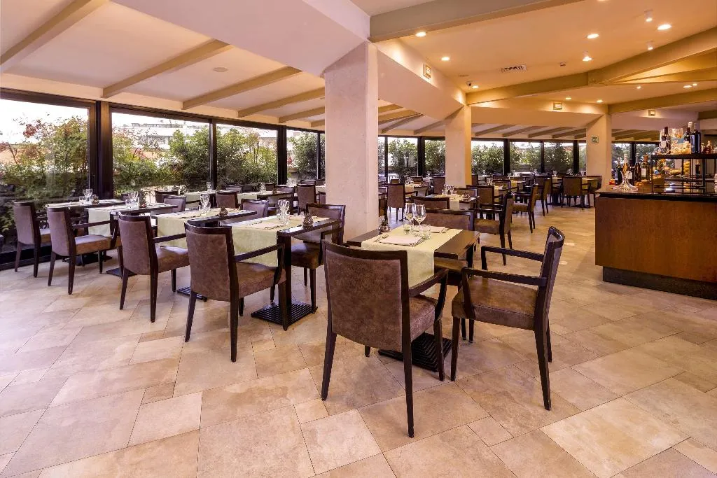 Restaurant, UNA HOTELS Galles Milano, Milan