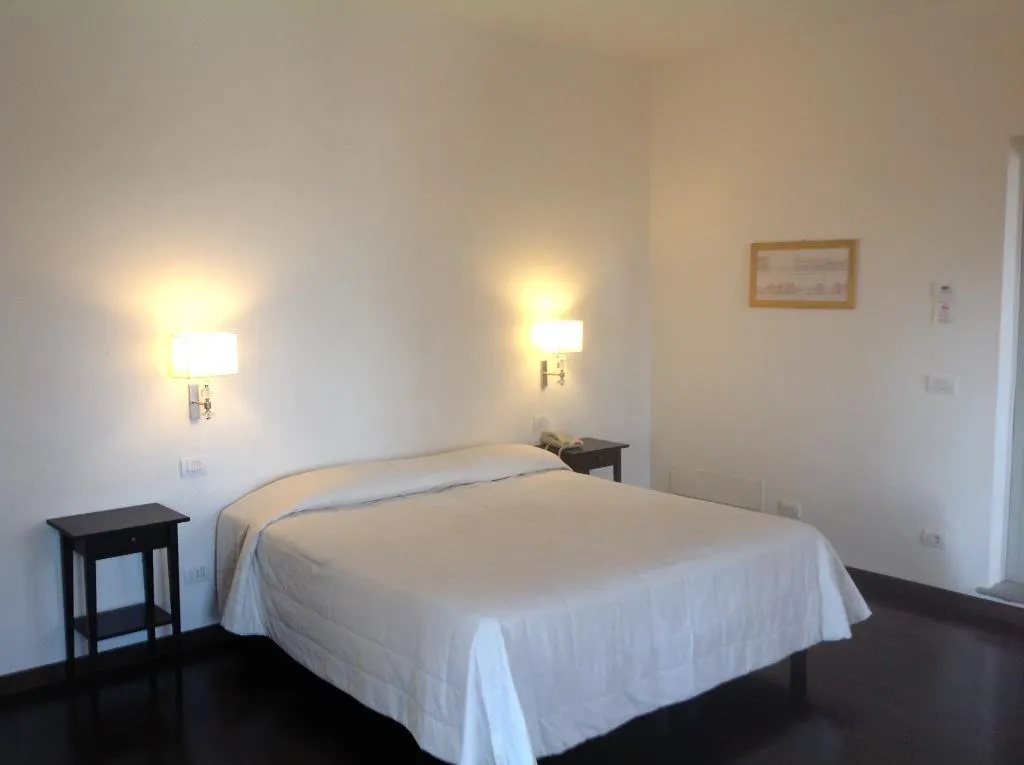 TRIPLE STANDARD Room, Relais Villa Il Palagio, Florence