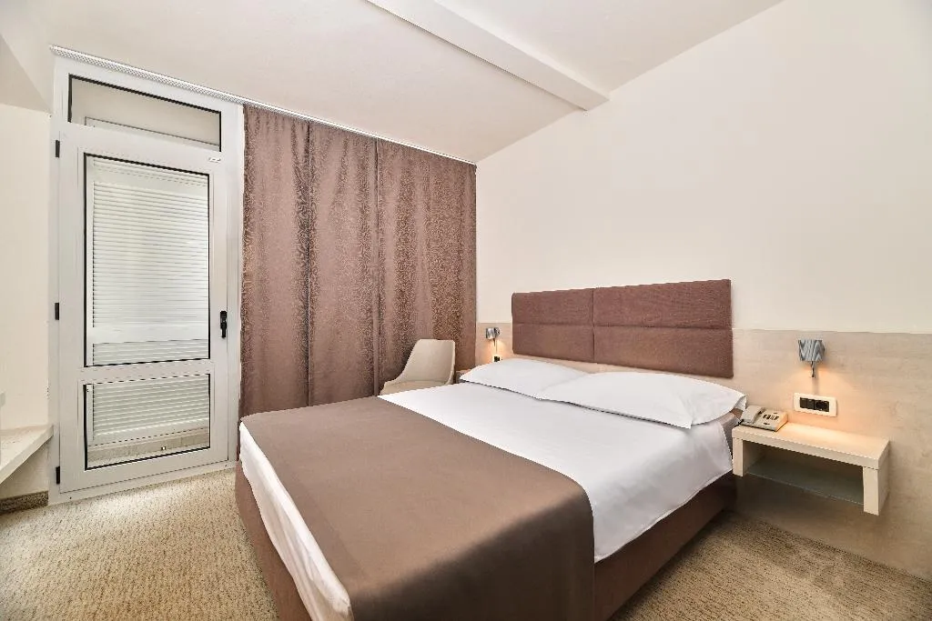 DOUBLE ECONOMY Room, Hotel Mediteran Plava Laguna, Istria