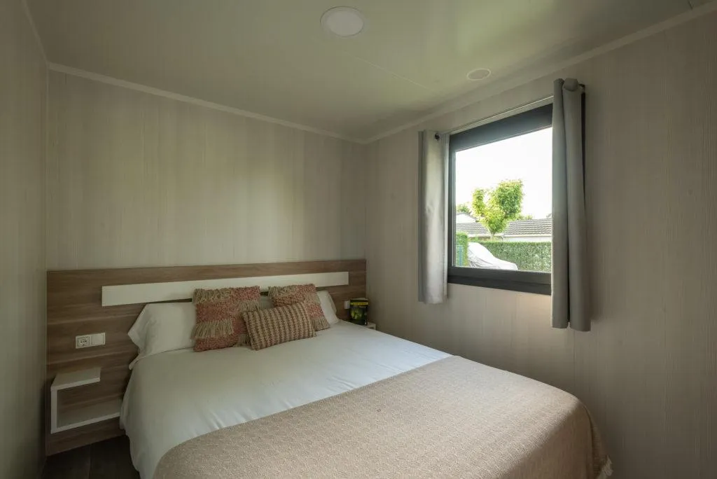 FAMILY ROOM TWO BEDROOMS ONE BATHROOM Room, Berga Resort - The Mountain - Wellness center -SPA, Barcelona
