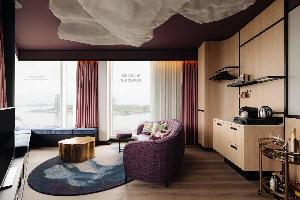 Room, DoubleTree by Hilton Amsterdam Centraal Station, Amsterdam