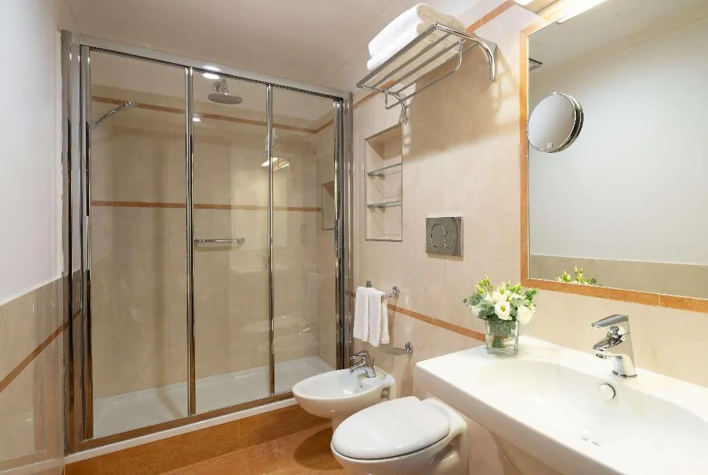 DOUBLE SUPERIOR Room, UNA HOTELS Galles Milano, Milan